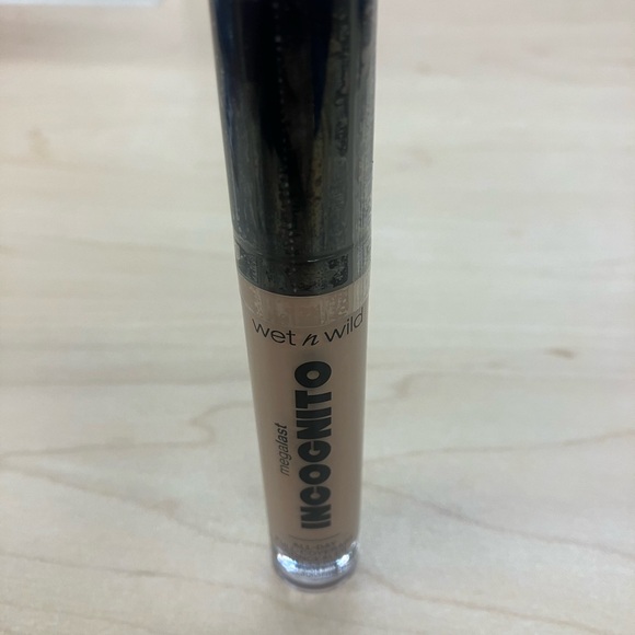 Wet n wild concealer - Picture 4 of 5